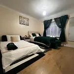Luxurious Cozy London Holiday Home
