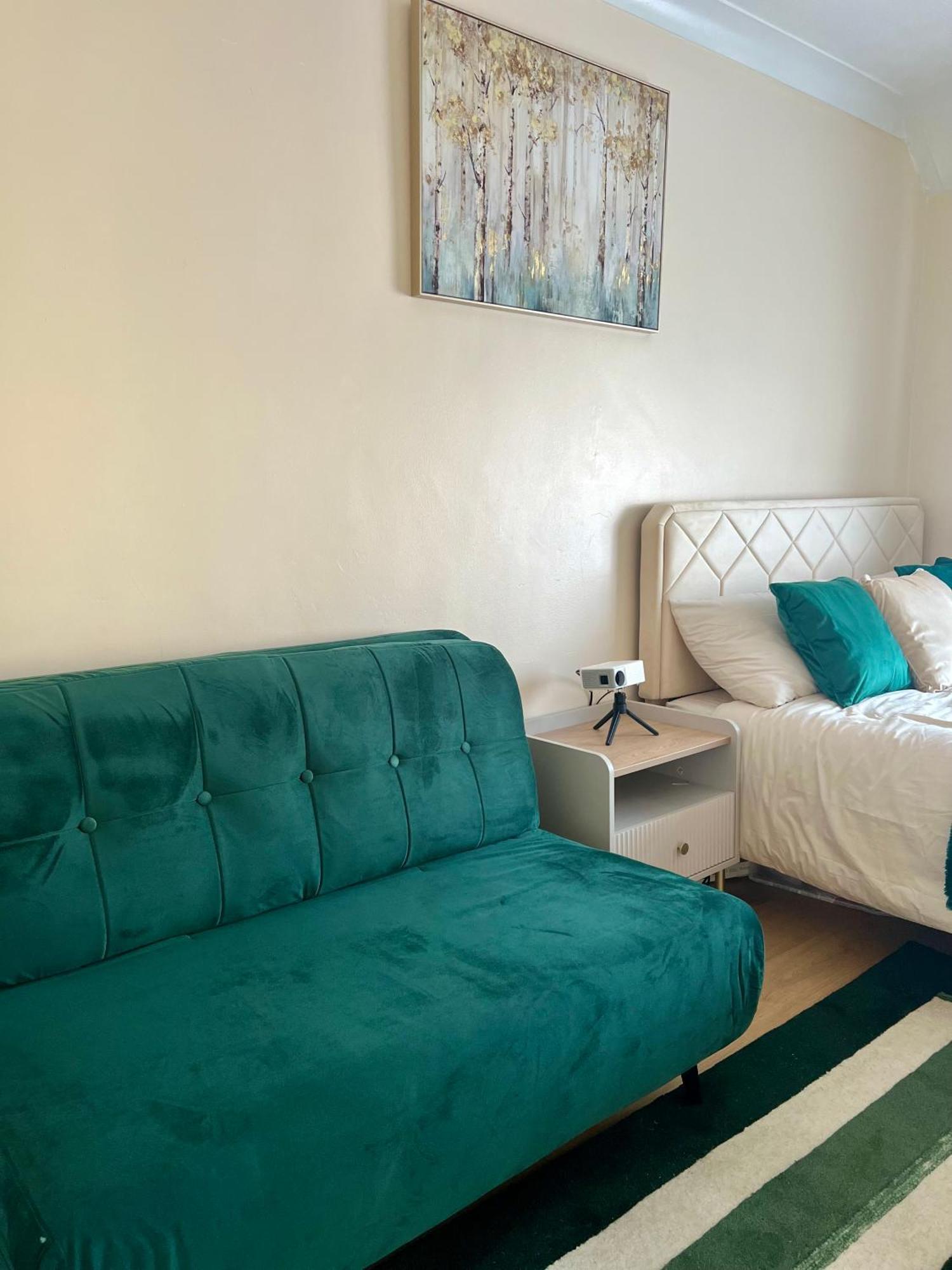 Luxurious Cozy London * Cranford